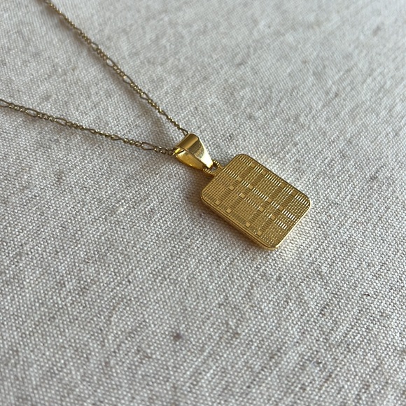 Gold Square “R” Initial Necklace - Picture 4 of 4